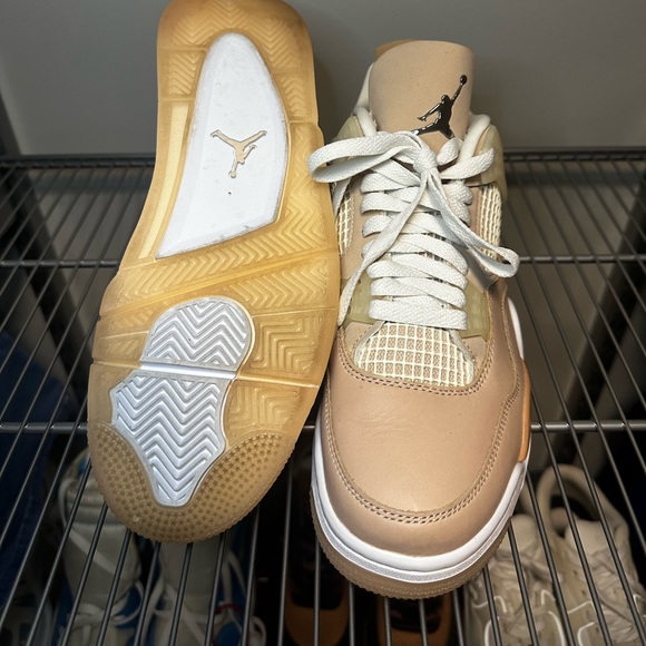 Jordan 4 Shimmers women’s 9 - Picture 4 of 5